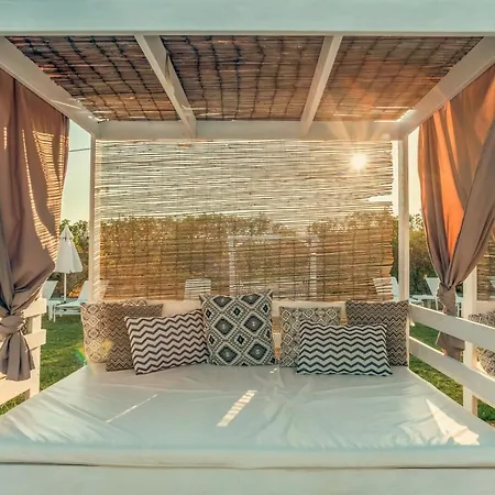 Hotel Bay By Omilos